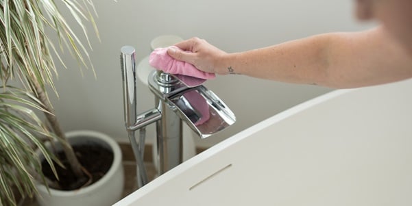 5 Top Tips for Cleaning Your Bathroom with Vinegar